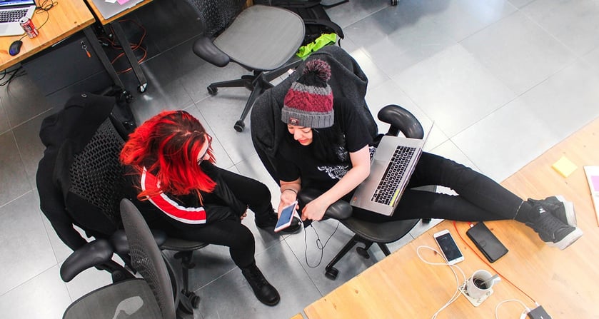 6E92AC60-B6BC-437E-8F4B-77A533442B14